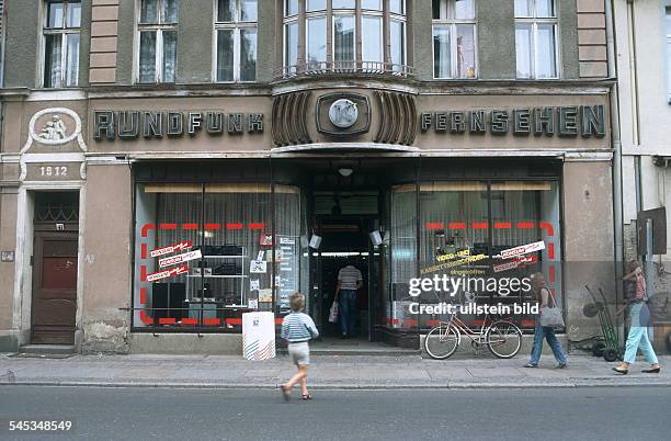 Geschäft für HiFi - Geräte und Fernseher in Finsterwalde- August 1990