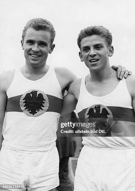Hary, Armin *-Sportler, Leichtathletik, Sprint, DOlympiasieger 1960Weltrekord 100 Meter 1960- mit Manfred Germar beimLeichtathletik-Laenderkampf...