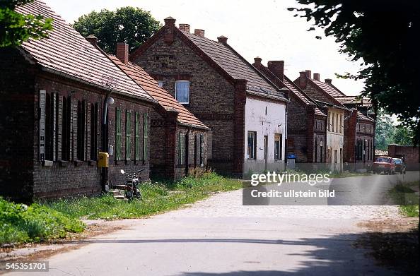 Strasse in Diepensee bei Schönefeld 1996 News Photo Getty Images