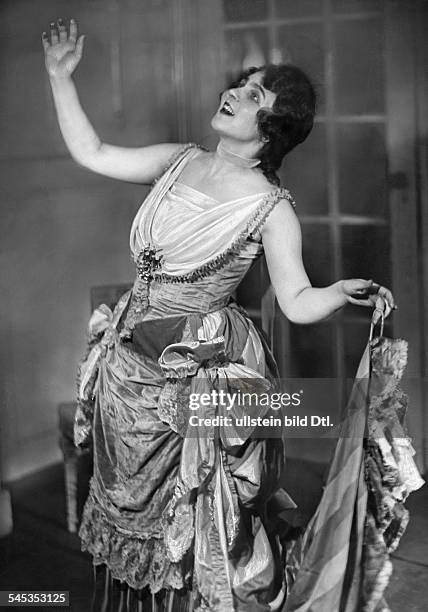 Maria Ivogün Photos and Premium High Res Pictures Getty Images