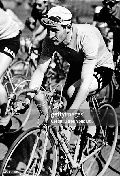 Bartali, Gino *18.07..2000+Radrennfahrer, ItalienSieger Tour de France Sieger Giro d'Italia - im Peloton bei der Tour de France- undatiert
