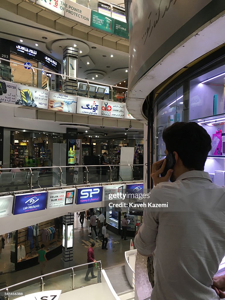 Computer Mall In Paytakht Mall the biggest computer mall in the city people shop ...