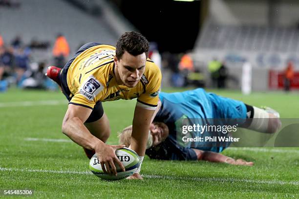 Matt Toomua of the Brumbies scores a try during the round 16 Super Rugby match between the Blues and the Brumbies at Eden Park on July 8, 2016 in...