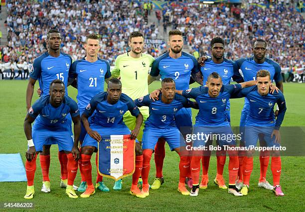 The French team pose for a group before the UEFA EURO semi final match between Germany and France at Stade Velodrome on July 7, 2016 in Marseille,...