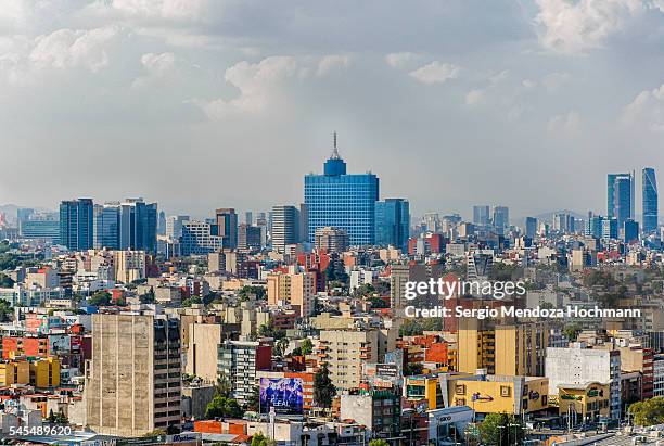 cityscape of mexico city with the world trade center in the middle - world trade center ciudad de méxico fotografías e imágenes de stock