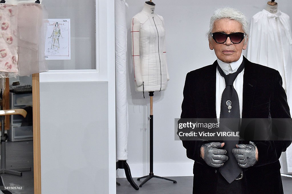 Chanel : Runway - Paris Fashion Week - Haute Couture Fall/Winter 2016-2017