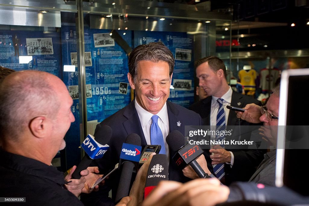 The Hockey Hall Of Fame Unveils The New Toronto Maple Leafs Logo With President Brendan Shanahan