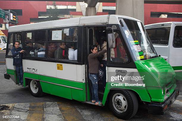 Microbus Rural Mexico 198 Micro Bus Stock Photos, High-Res Pictures, and Images - Getty Images