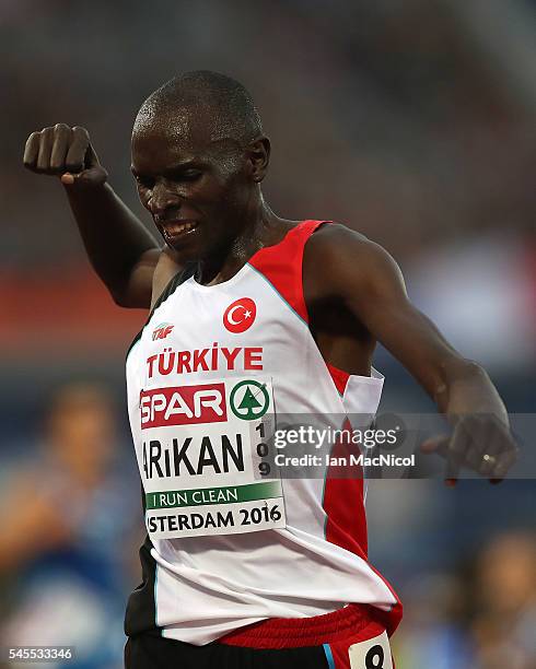 Polat Kemboi Arikan of Turkey celebrates winning the gold medal in the final of the mens 10,000m on day three of The 23rd European Athletics...