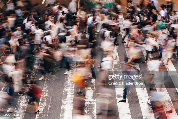 travessia no japão - crossing sign - fotografias e filmes do acervo