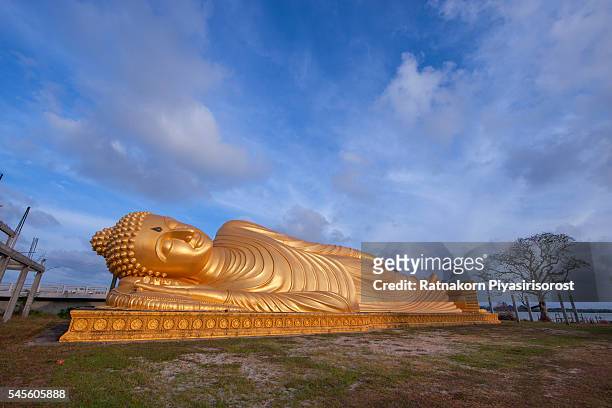 giant buddha statue, detail, wat phra non laem pho or lampor, ko yo, songkhla province, thailand, asia - phatthalung province stock-fotos und bilder