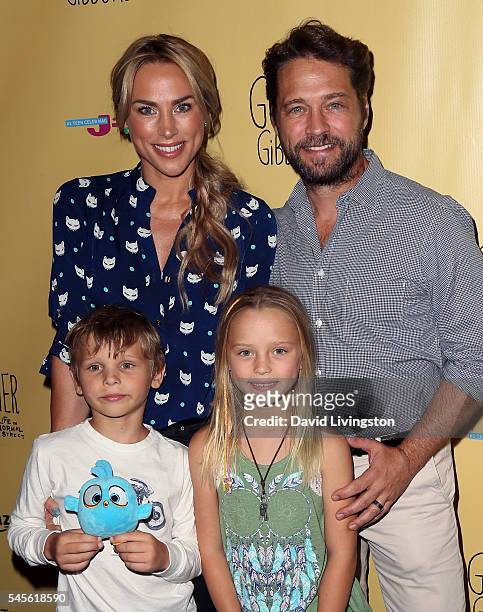 Naomi Lowde-Priestley and husband actor Jason Priestley pose with children at celebration of Amazon's "Gortimer Gibbon's Life on Normal Street"...
