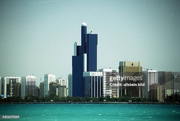 Stadtsilhouette mit Bai von Abu Dhabi- 1995