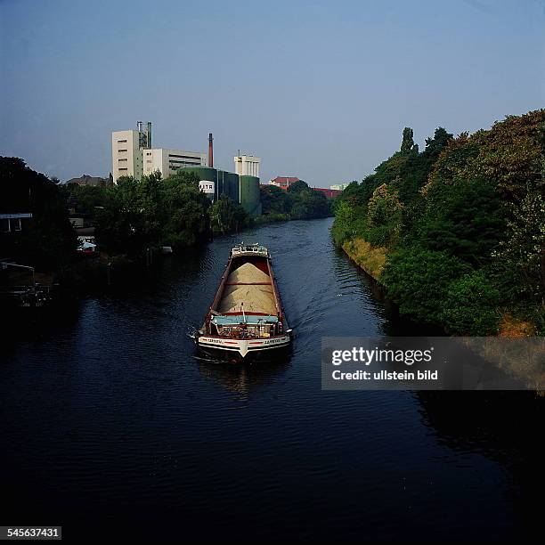 Teltowkanal mit Lastkahn- 1996