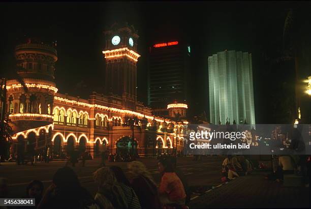 Sultan Abdul Samad Gebäude festlich angestrahlt anlässlich der Commonwealth-Spiele - Aussenansicht, Nachtaufnahme 2000
