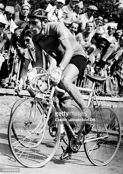 Coppi, Fausto *15.09..1960+Radrennfahrer, Italien'Il Campionissimo' - in einem Rennen- 1959