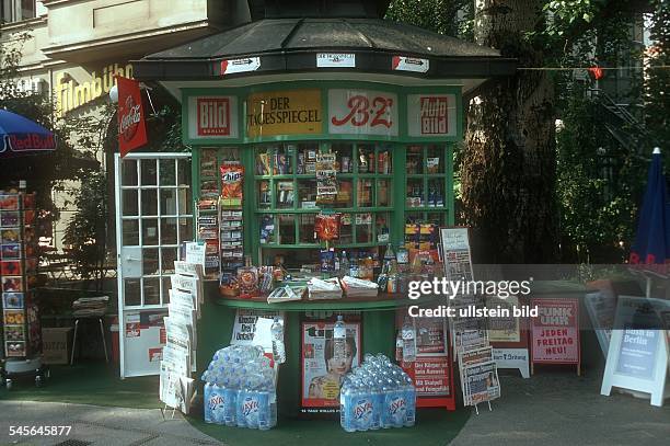 Dia - Zeitungskiosk am Steinplatz in Berlin - Charlottenburg- 2002