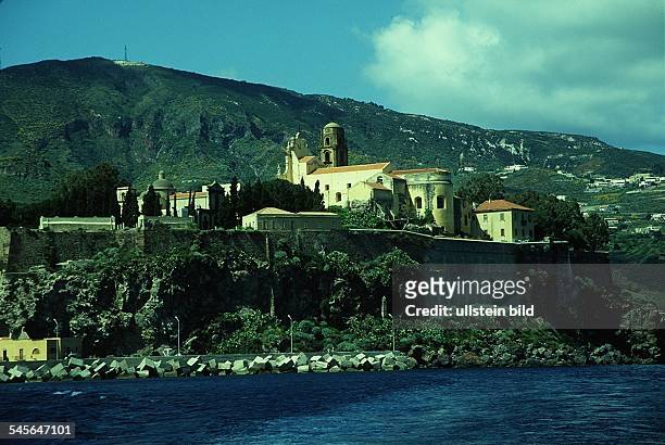 Insel Lipari: Blick von der Festung aufdie Insel- 1994
