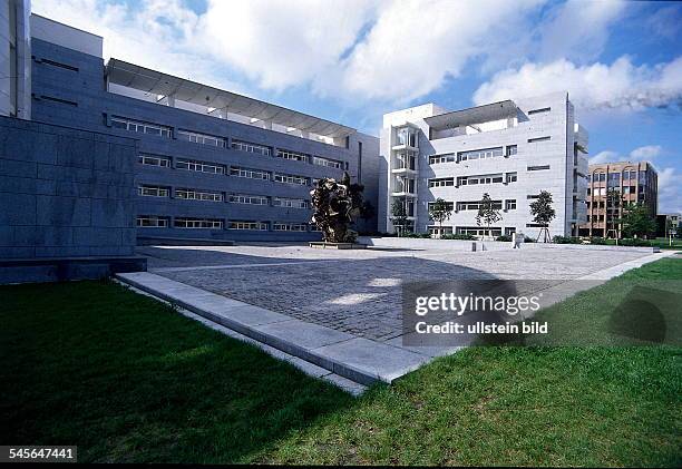 Neubau Bayerische Hypotheken- und Wechselbank International im neuenBankenviertel in Luxemburg- 00.00.1995