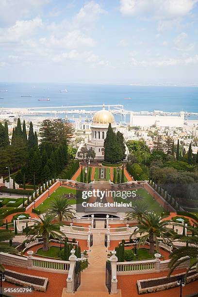 bahai temple and view of haifa, israel - bahais stock pictures, royalty-free photos & images