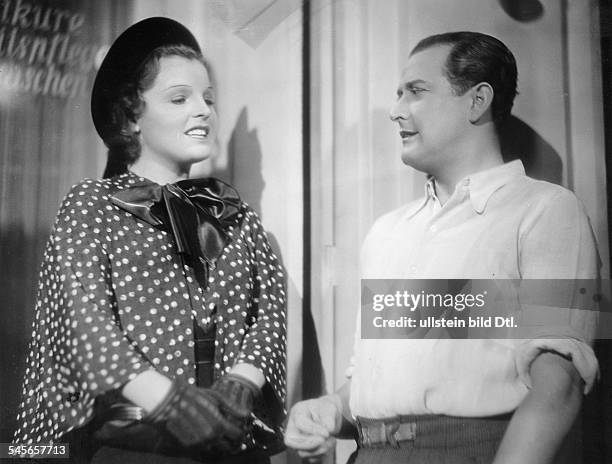 Schneider, Magda *-+Schauspielerin, DMutter von Romy Schneider- mit Hans Soehnker in dem Film 'Musik fuer Dich'- 1938
