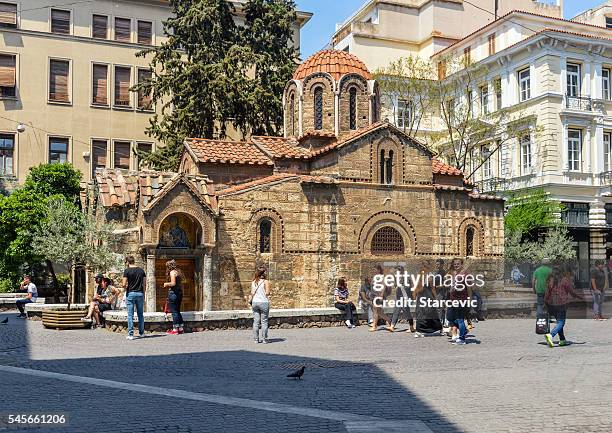 church of panaghia kapnikarea - athens, greece - piazza syntagma stockfoto's en -beelden