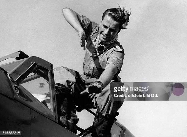Hansen, Joachim *-+Schauspieler, D- als 'Jagdflieger Marseille' in dem Film'Stern von Afrika', Regie: Alfred Weidenmann- 1956