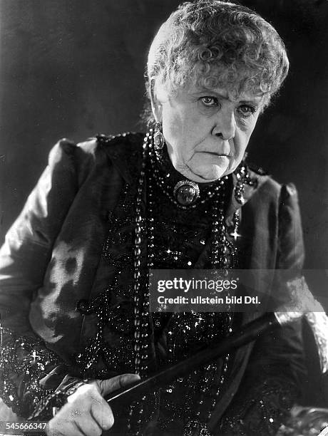 Sandrock, Adele - Actress, Germany / Netherlands - *19.08.1863-+ Scene from the movie 'Die Geliebte' Directed by: Robert Wiene Germany 1927 Produced...