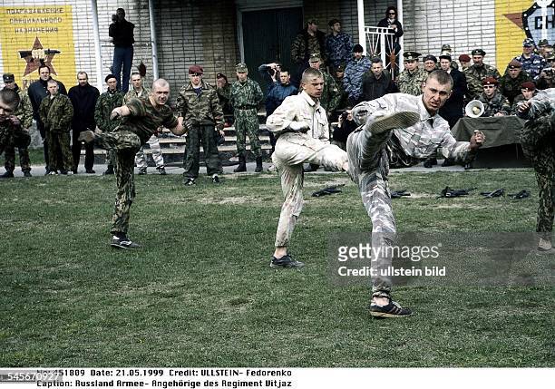 Angehörige des Regiment Vitjaz bei der Ausbildung im Kampfsport- Ausbildungsgelände Balashikha bei Moskau