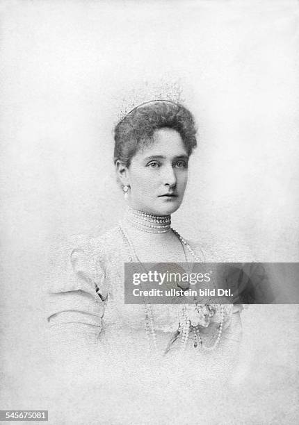 Ermordetgeb. Prinzessin Alice vonHessen-Darmstadt, Ehefrau von Zar Nikolaus, Zarin von Russland von 1894-1917Porträt- um 1895Foto: Hahn & Co.