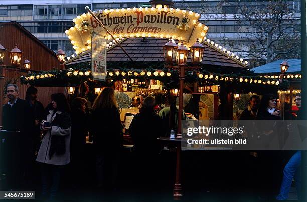 Glühwein-Pavillon auf demBreitscheidplatz - Dezember 1997