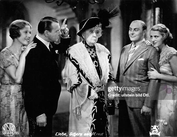 1937Schauspielerin, DCharlotte Ander, Georg Alexander,Adele Sandroch, Harald Paulsen und IlseKorsarek in dem Film 'Bunbury'- 1932
