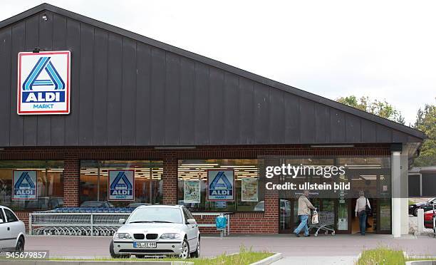 Germany Saxony-Anhalt Halle - discounter ALDI at Doelauer Strasse