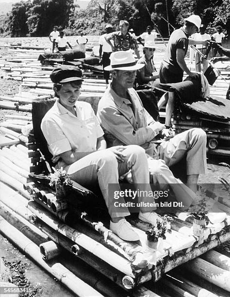 Herzog von Edinburgh, Prinz von GrossbritannienPrinzgemahl Königin Elisabeths II.- mit Prinzessin Anne bei einer Flossfahrt auf dem Rio Grande in...