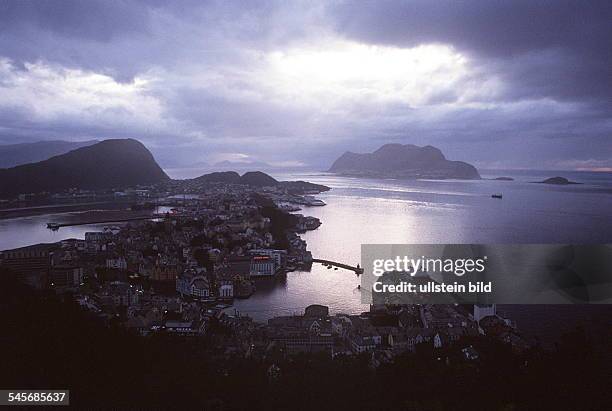 Alesund in der Abenddämmerung- 1993