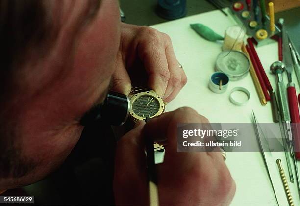 Audemars Piguet: Uhrmacher bei der Arbeit- 1995
