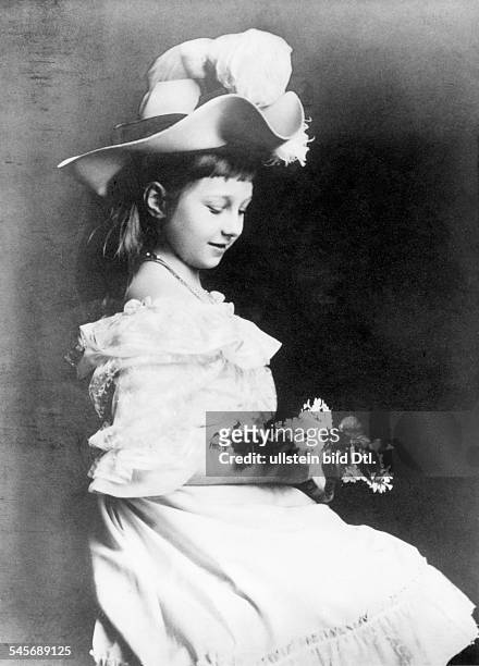 Princess Victoria Louise of Prussia, Duchess of Brunswick, Germany *13.09.1892-+Daughter of the German Emperor Wilhelm II.- around 1898
