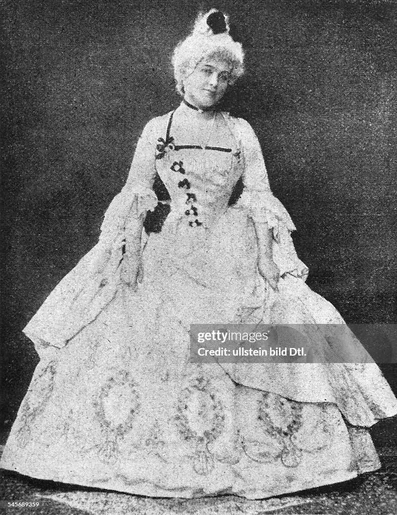 Agnes Sorma as "Minna von Barnhelm"