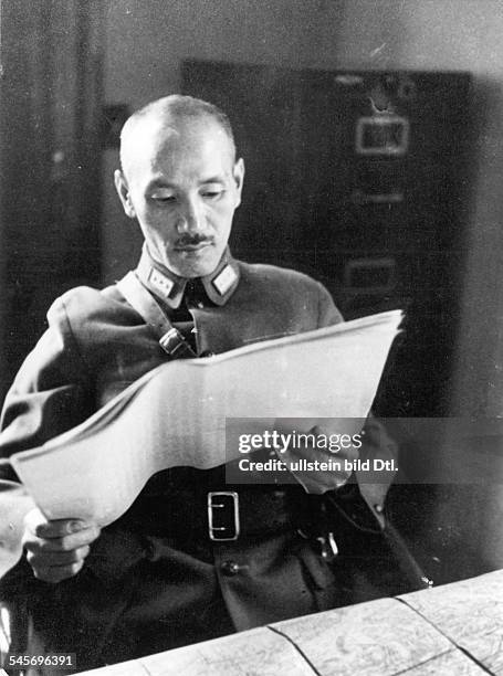 1975General, Politiker, China- als chinesischer Ministerpräsident1935Foto: Walter Bosshard