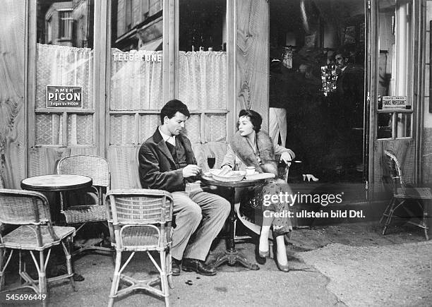 Philipe, Gérard *-+Actor, Francewith Lilli Palmer in the movie "Montparnasse 19" - 1957