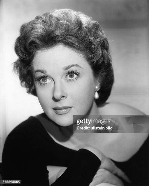 Susan Hayward*-+Schauspielerin, USAPortrait- um 1960Foto: Bert Reisfeld