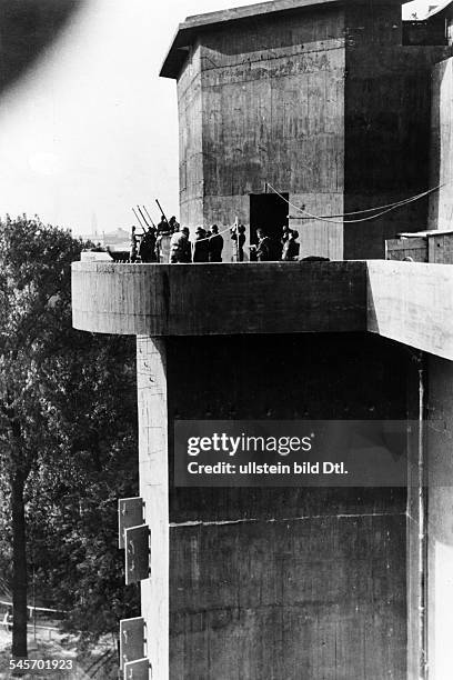 Germany, Air war, air defence 'home defence' 2cm - quadruple AA-guns at one of the s.c. 'swallow-nests' of the Zoo - bunker , Berlin.