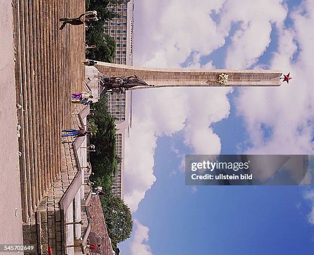 Addis Abeba : Tiglachin Monument- 1993