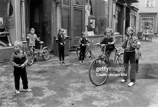 Stralsund - Children with bicyles on the street - 1985 -