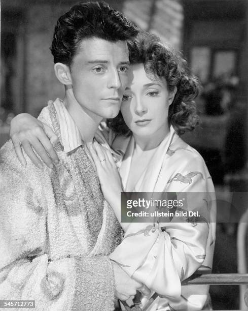 Philipe, Gérard *-+Actor, Francewith Michelle Presle in the movie "Le diable au corps"- 1946