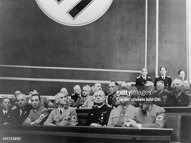 Sitzung des Reichstages in der Kroll-Operin Berlin, auf der Regierungsbank 1.Reihev.r.: Adolf Hitler, Rudolf Hess, Joachimv. Ribbentrop, Wilhelm...