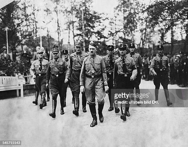 Weimar republic: Harzburg Front - Meeting of right wing 'national opposition' in Bad Harzburg:NSDAP party leader Adolf Hitler with his party...