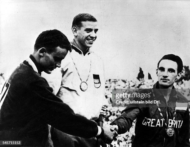 Siegerehrung 100m Männer, v.l.n.r.:David Sime Armin Hary Peter Radford - 1960