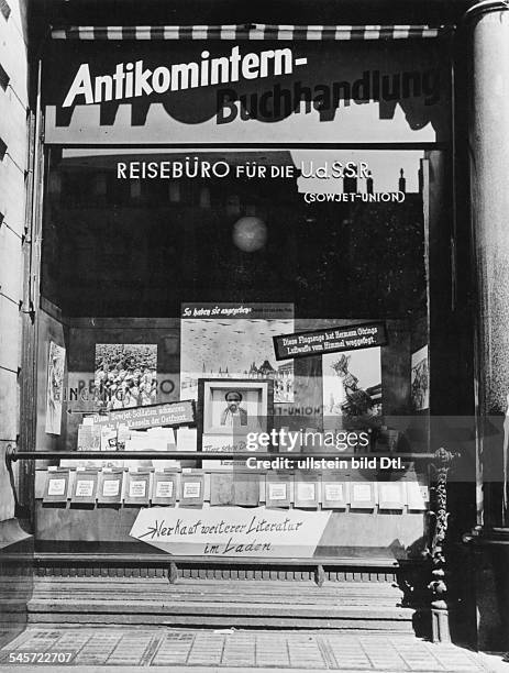 Ausstellung im früheren Reisebüro derUdSSR Unter den Linden inBerlin- etwa 1941