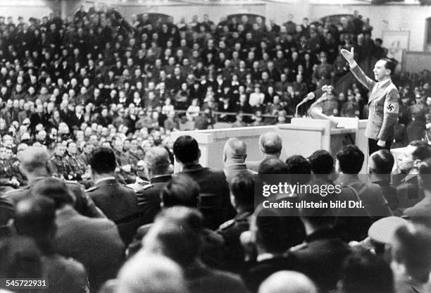 Mass rally at the "Sportpalast" in Berlin: Joseph Goebbels during his speech -